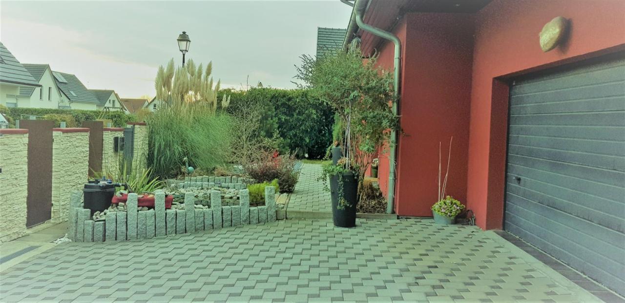 Gate 25 Bed & Breakfast Blotzheim Exterior photo